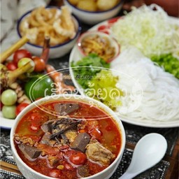 ขนมจีนน้ำเงี้ยว