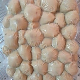 นัท ลูกชิ้นเนื้อปิ้ง&ปลาหมึกไข่ย่าง