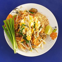 ผัดไทยวุ้นเส้นหอยแมลงภู่