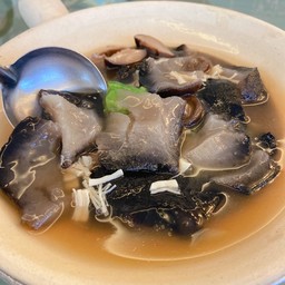 ปลิงนำ้แดง