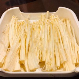 เห็ดเข็มทอง