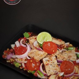 ยำหมูยอ+ไข่แดงเค็ม(หมูยออุบล)