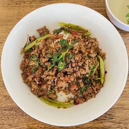ข้าวกะเพราหมูสับ (ธรรมดา)
