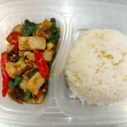 กะเพราไก่ราดข้าว