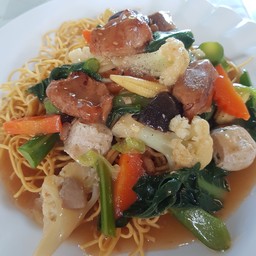 ราดหน้าเจ(,เส้นใหญ่,เส้นหมี่)