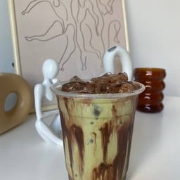 Moët home/Cocoa bar