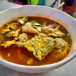 แกงส้มกุ้งชะอม