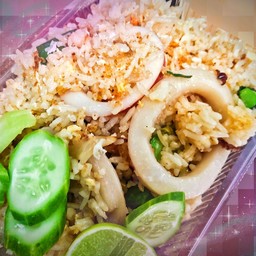 ข้าวผัดปลาหมึก