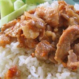 ข้าวกระเทียม