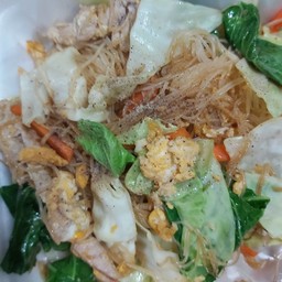 ผัดชีอิ้ว หมู+ไก่