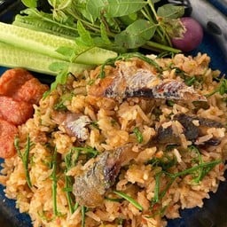 ครัวอาม่า ข้าวผัดน้ำพริกกุ้งผัดกะปิ + ไก่ทอด ไม่มี