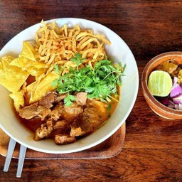 ข้าวซอยเนื้อ