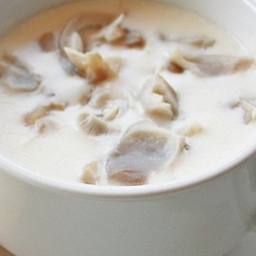 Mushroom Cream Soup with Toasted Bread