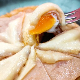 โรตีไข่ดาวแฮมชีสไก่