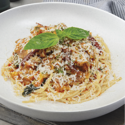 สปาเก็ตตี้เบคอนซอสอาราเบีตตาโรยพาเมซานชีส
