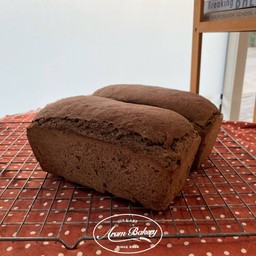 Rye Bread หรือขนมปังข้าวไรย์ ราคาชิ้นละ 50 บาท (ขายหมดทุกวัน)