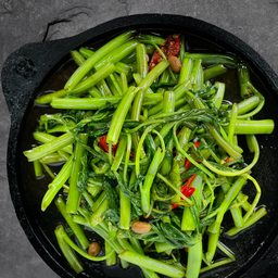 ผัดผักไฟแดง