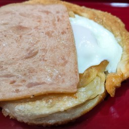 โรตีไข่ดาวแฮมไก่