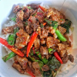 ข้าวพริกแกงเนื้อ