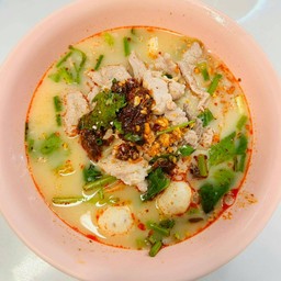 ก๋วยเตี๋ยวหมูต้มยำ