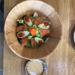 สลัดแซลม่อน