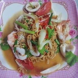 ป้าพร ส้มตำ ยำแซบ