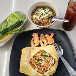 ผัดไทยกุ้งใหญ่.