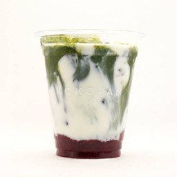 Christmas Cup (Ichigo Milk x Matcha Latte).