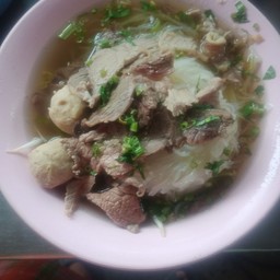 ก๋วยเตี๋ยวเนื้อ