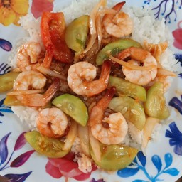 ข้าวผัดเปรี้ยวหวานกุ้ง