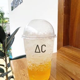 เสาวรส โซดา