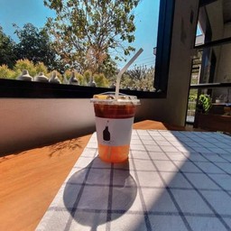 Cold Brew with Orange juice (โคล์ด บรูว์ ส้ม)