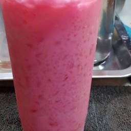 นมชมพู (เย็น)