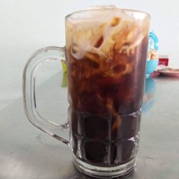 น้ำกาแฟเย็น(โอเลี้ยงใส่นม)