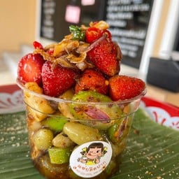 ผลไม้รวมคลุกพริกเกลือ ราดน้ำปลาหวาน