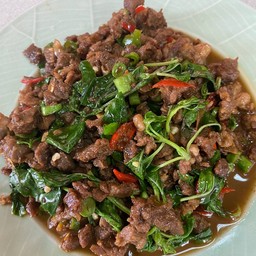 กระเพราเนื้อ(กับข้าว)