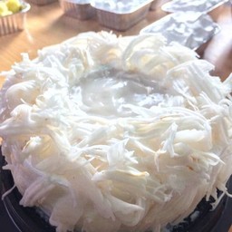 เค้กใบเตยนมสดโรยหน้ามะพร้าว ( แบบครึ่งปอนด์ )