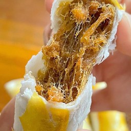 เปี๊ยะสติ๊กไส้พริกเผาหมูหยอง