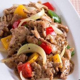 ข้าว หมูนุ่มผัดพริกไทยดำ