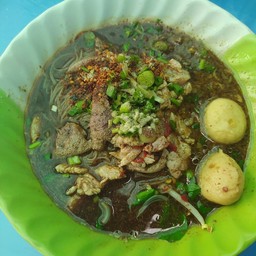 ก๋วยเตี๋ยวหมูน้ำตก