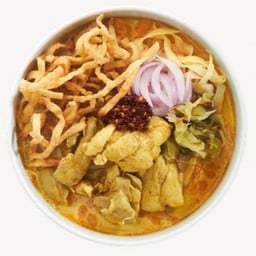 แม่มี่ข้าวซอย เซ็นทรัลอยุธยา ชั้นจี ลานพระนคร หน้าร้านยามาซากิ ขึ้นบันได เลื่อนมาจากลานจอดรถ ก็ จะเจอ ร้าน แม่มี่ข้าวซอย