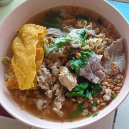 ร้านก๋วยเตี๋ยวคอกม้าร้านเจ๊ขวัญ