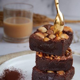 Macadamia Fudge Brownie