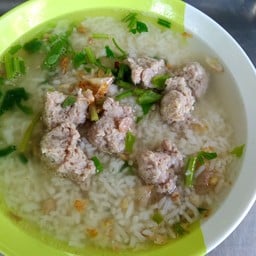 ข้าวต้มหมูสับ