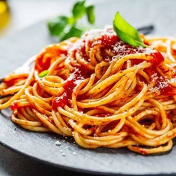 Spaghetti Tomato Sauce With Egg