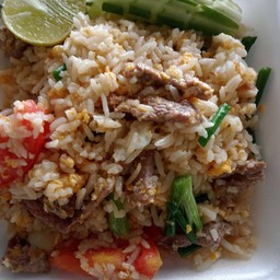 ข้าวผัดไข่ใส่หมู