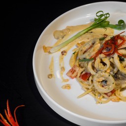 Spaghetti Squid with Salted Eggs