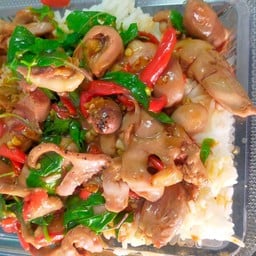 ข้าวกระเพราเครื่องใน