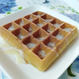 วาฟเฟิลราดนมข้นหวาน
