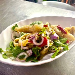 ยำปลาเห็ดโคนทอด